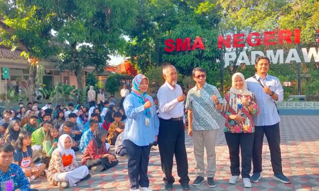 TIM KEMENDIKDASMEN APRESIASI PROGRAM SBO SMA NEGERI 2 NGAGLIK SAAT PENDAMPINGAN MPLS